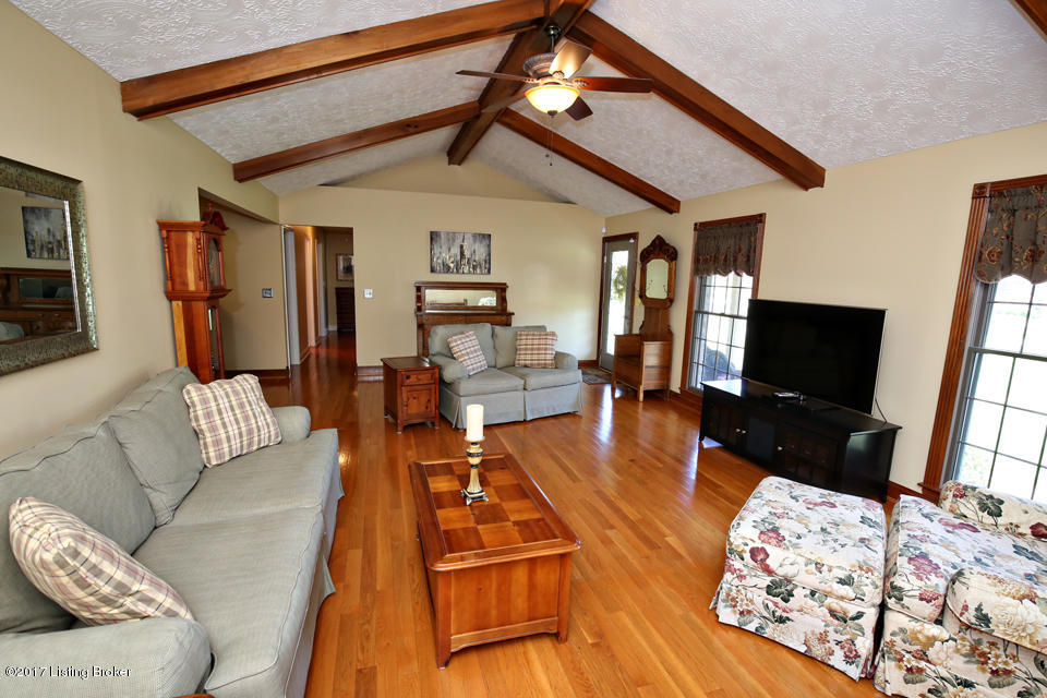 221 Rolling Rdg Lane Shepherdsville, KY 40165 - Photo 11 of 46 LREP2558