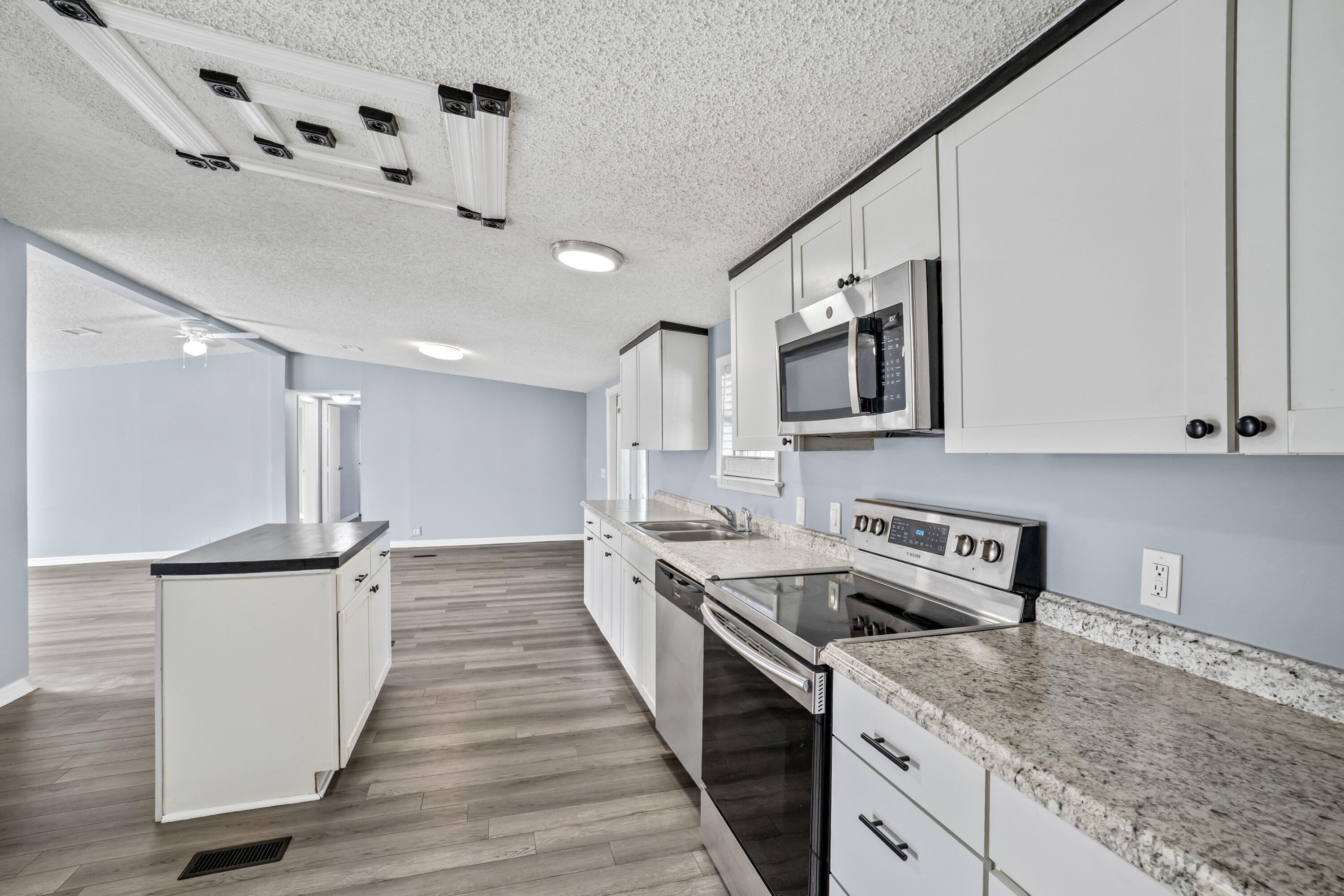7990 129th Place Sebastian, FL 32958 - Photo 13 of 40 7990-129th-Pl-HigMedia-012