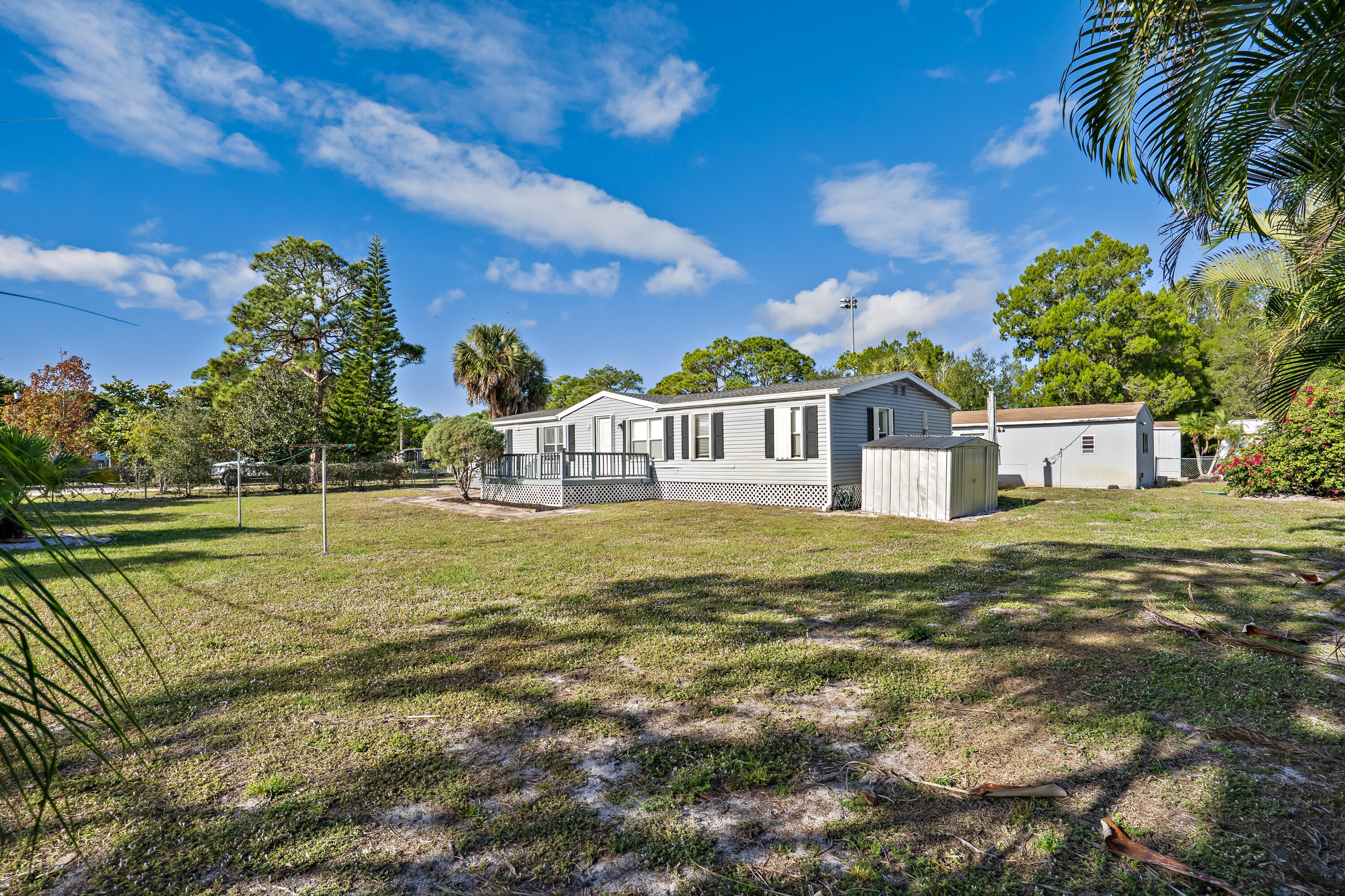 7990 129th Place Sebastian, FL 32958 - Photo 38 of 40 7990-129th-Pl-HigMedia-037