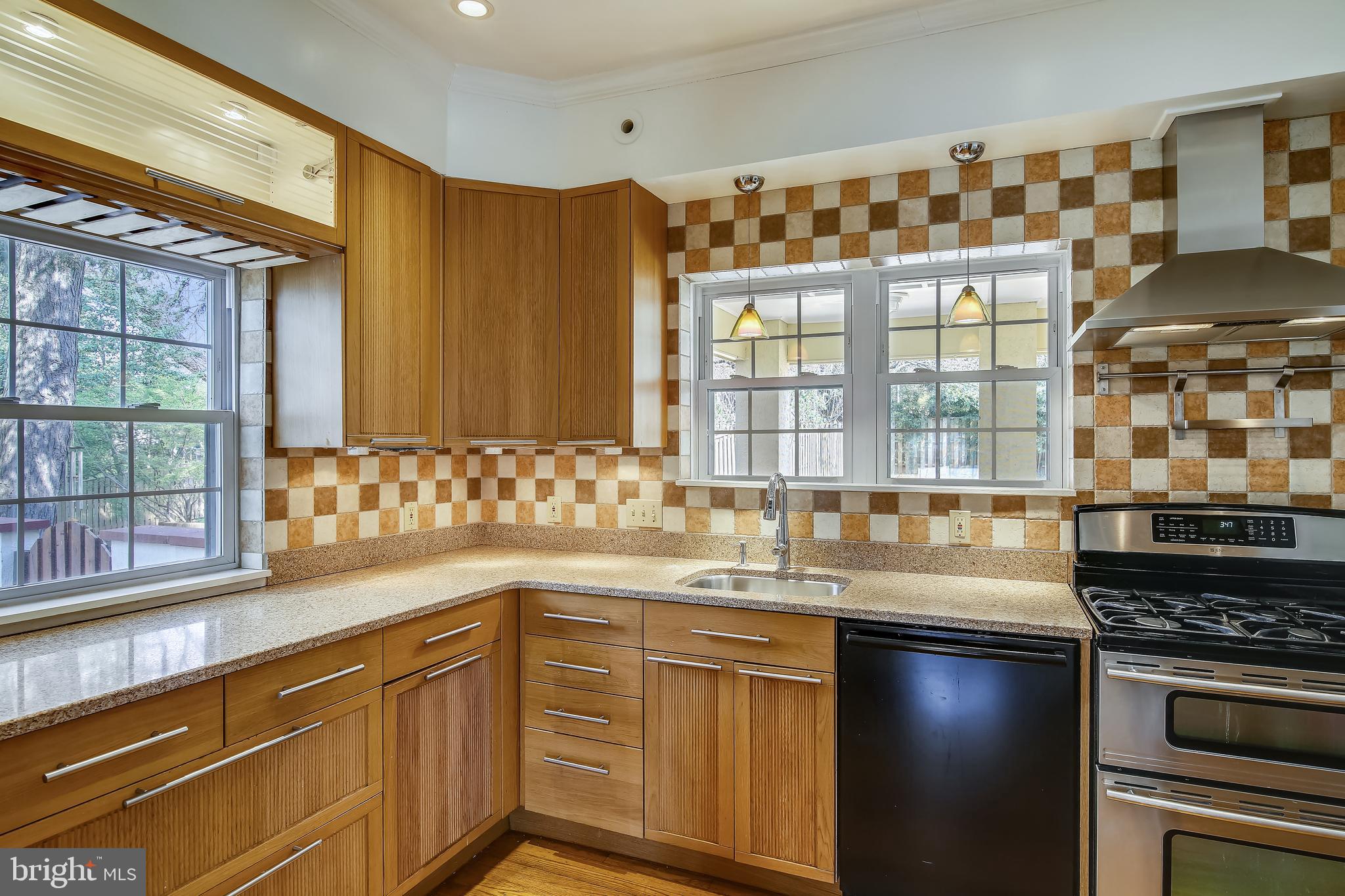 702 Wayne Avenue Silver Spring, MD 20910 - Photo 14 of 41 Updated kit with granite counters