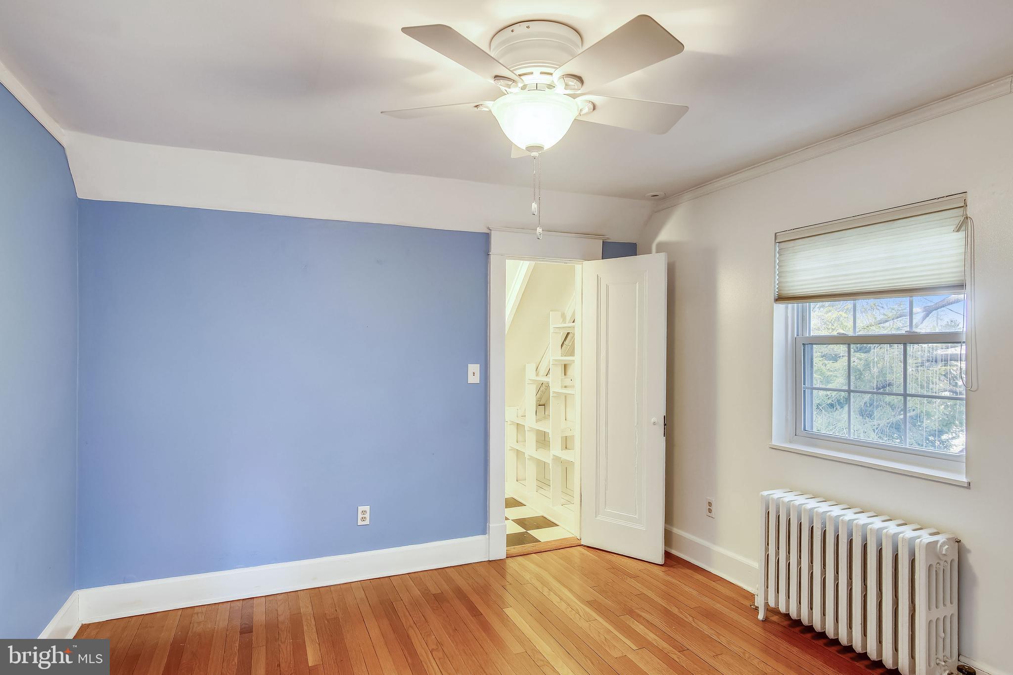 702 Wayne Avenue Silver Spring, MD 20910 - Photo 21 of 41 BR 2 w/walk in closet connect to front attic