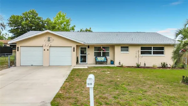 $294,500 | 1225 Northeast 2nd Street, Crystal River, FL 34429