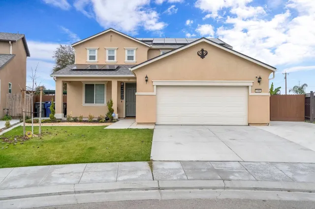 $595,000 | 2481 North Pearwood Avenue, Fresno, CA 93727