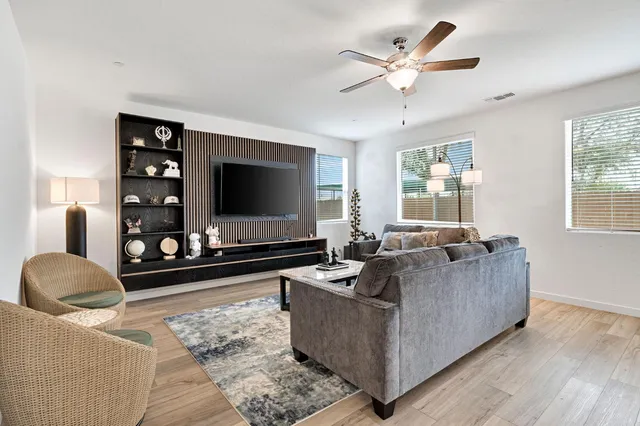 $595,000 | 2481 North Pearwood Avenue, Fresno, CA 93727