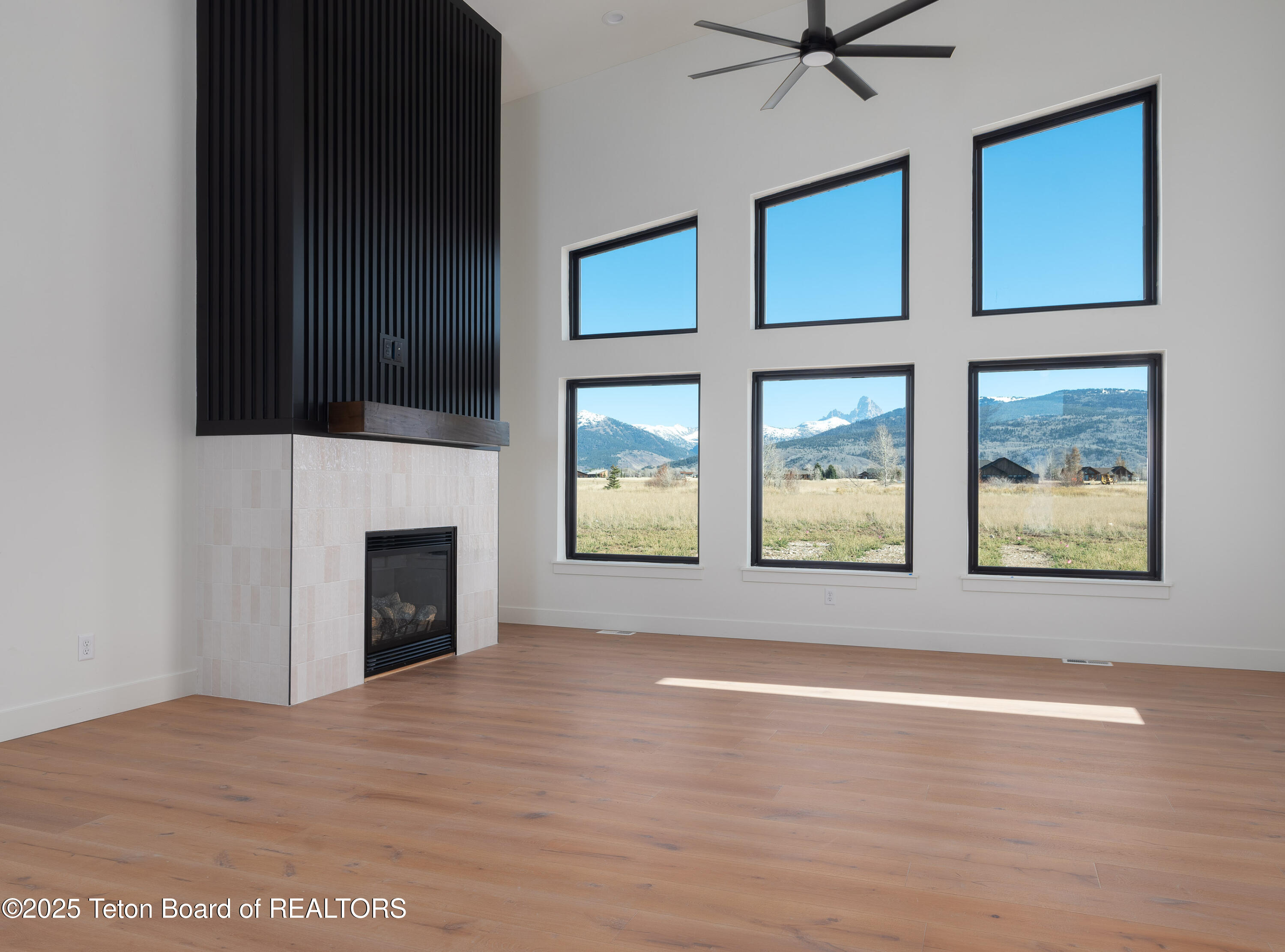 1629 Jackrabbit Lane Driggs, ID 83422 - Photo 6 of 28 06 living