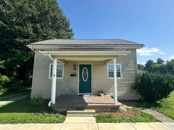 $115,000 | 212 West Grissom Avenue, Mitchell, IN 47446