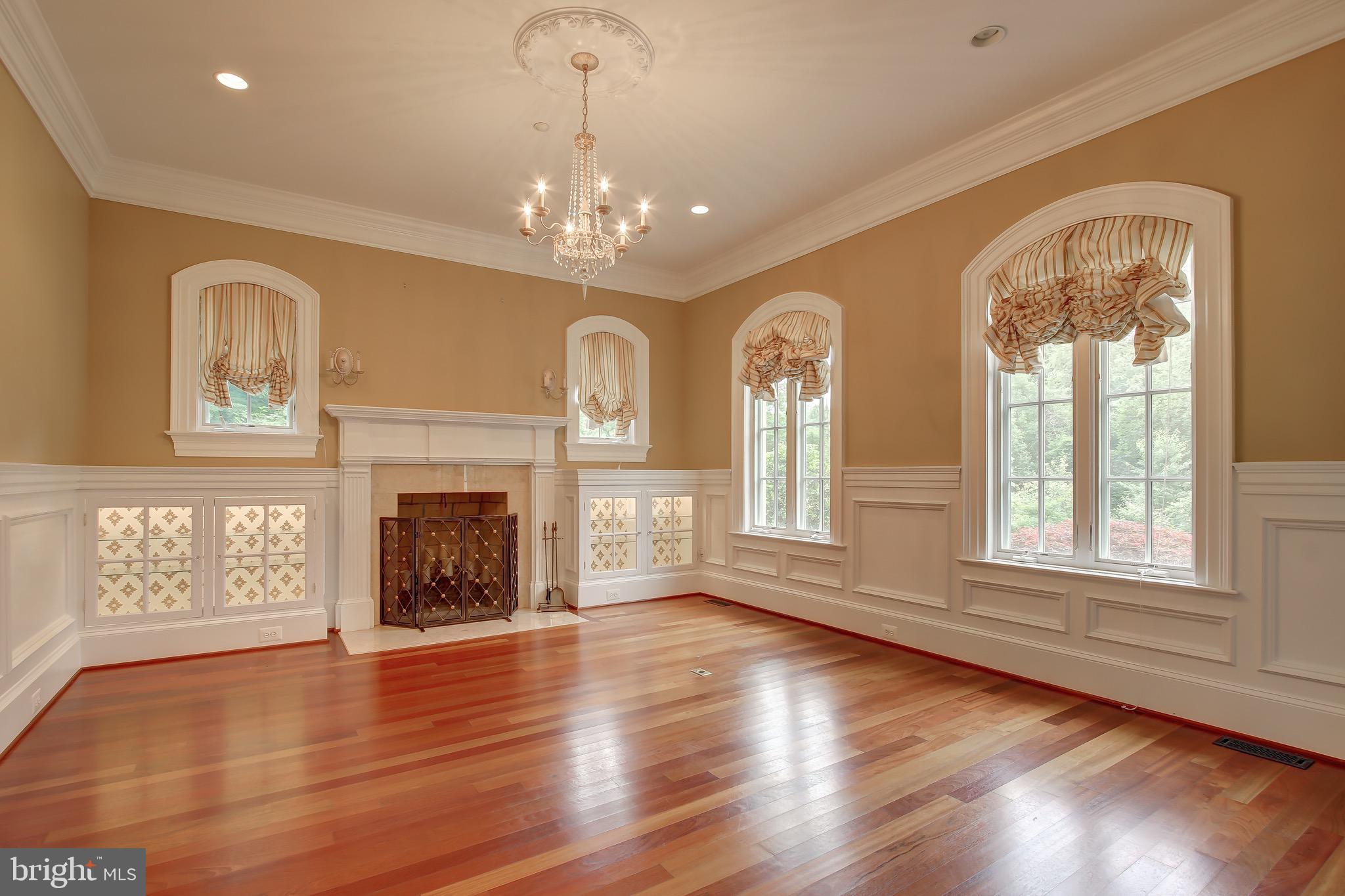 15215 Seneca Road Darnestown, MD 20874 - Photo 20 of 80 Formal Living Room