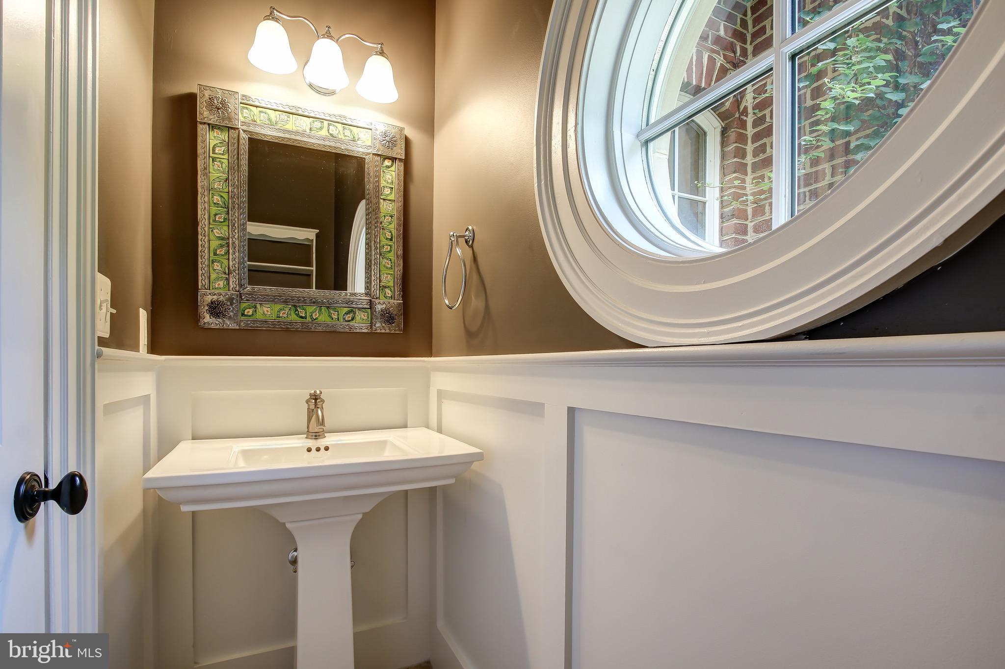 15215 Seneca Road Darnestown, MD 20874 - Photo 35 of 80 Main Level Second Half Bath