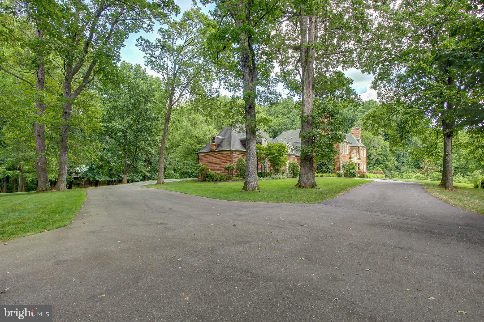 15215 Seneca Road Darnestown, MD 20874 - Photo 6 of 80 Exterior Front Circle Driveway