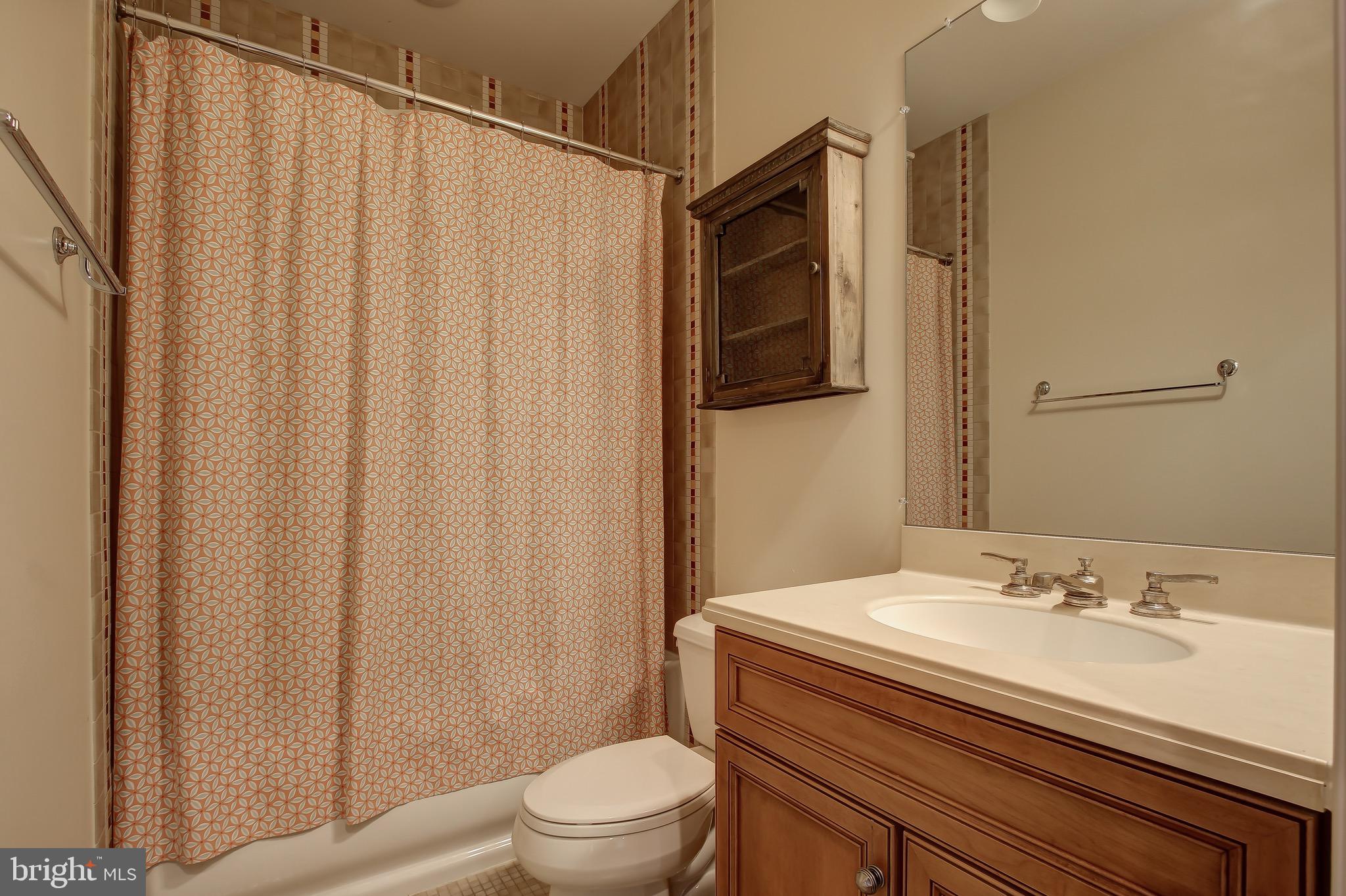15215 Seneca Road Darnestown, MD 20874 - Photo 52 of 80 Bath Attached to Bedroom 2