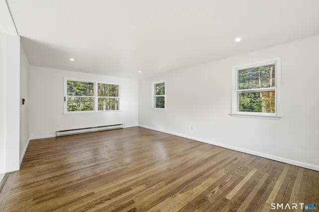 $619,000 | 6 Heritage Lane, Simsbury, CT 06070