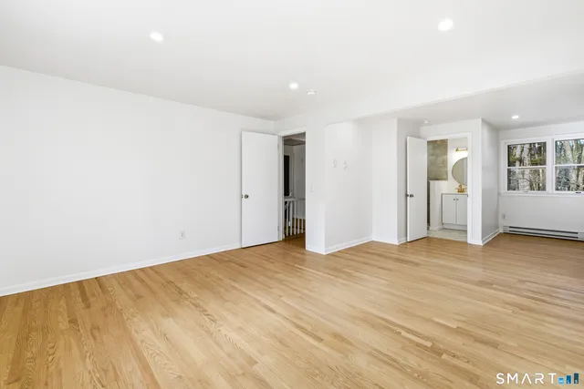 $619,000 | 6 Heritage Lane, Simsbury, CT 06070