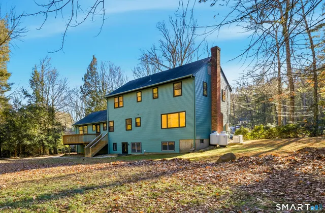 $619,000 | 6 Heritage Lane, Simsbury, CT 06070