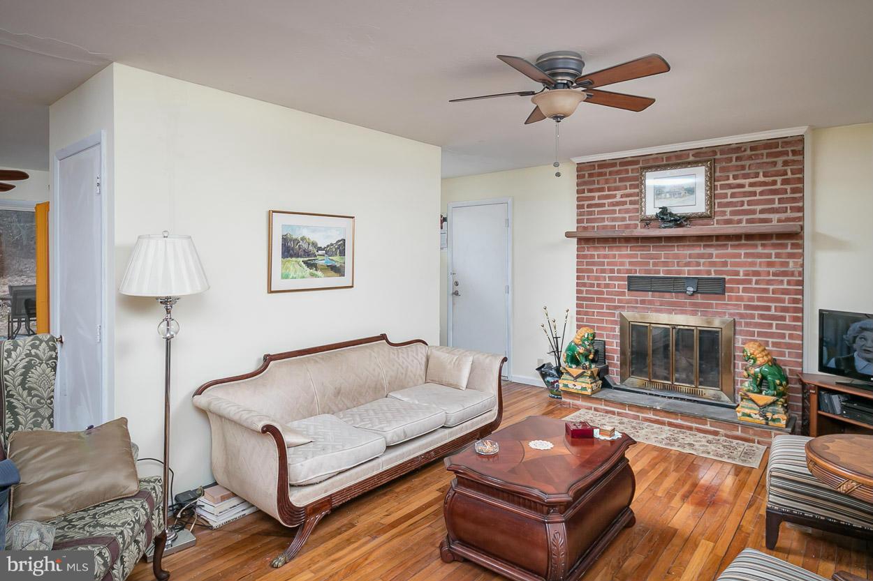 3352 Cedar Church Road Darlington, MD 21034 - Photo 4 of 23 Living Room