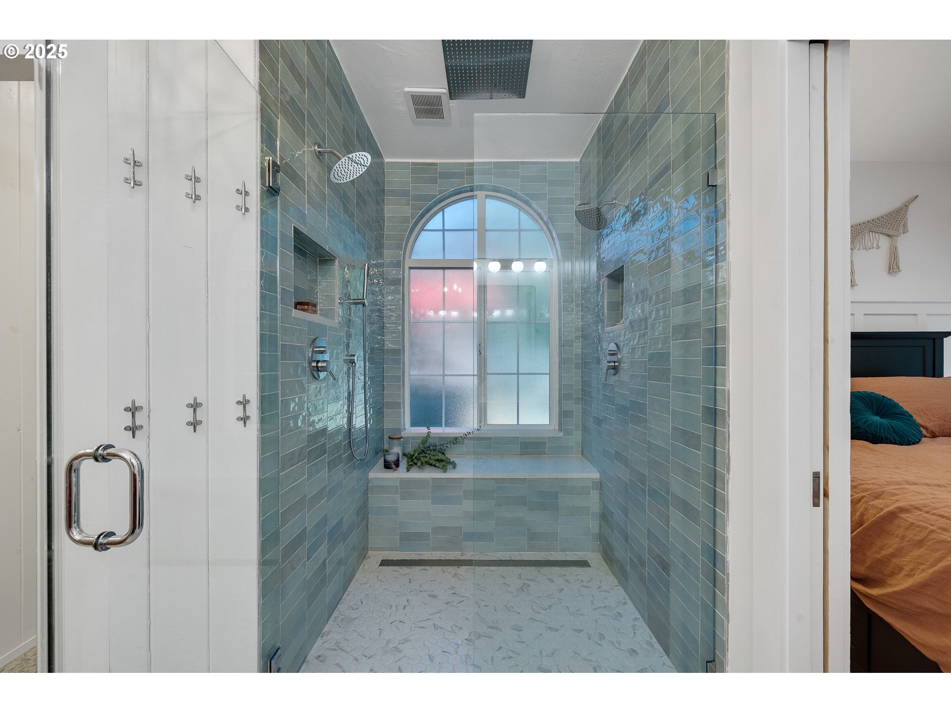 3308 Bayview Terrace Seaside, OR 97138 - Photo 20 of 48 a bathroom with a sink and shower
