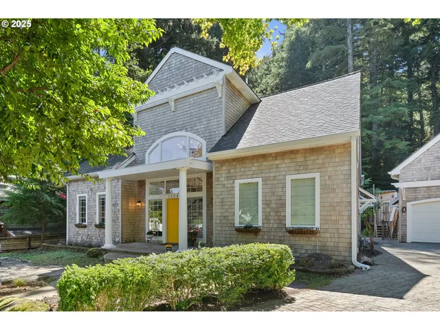 $989,000 | 3308 Bayview Terrace, Seaside, OR 97138