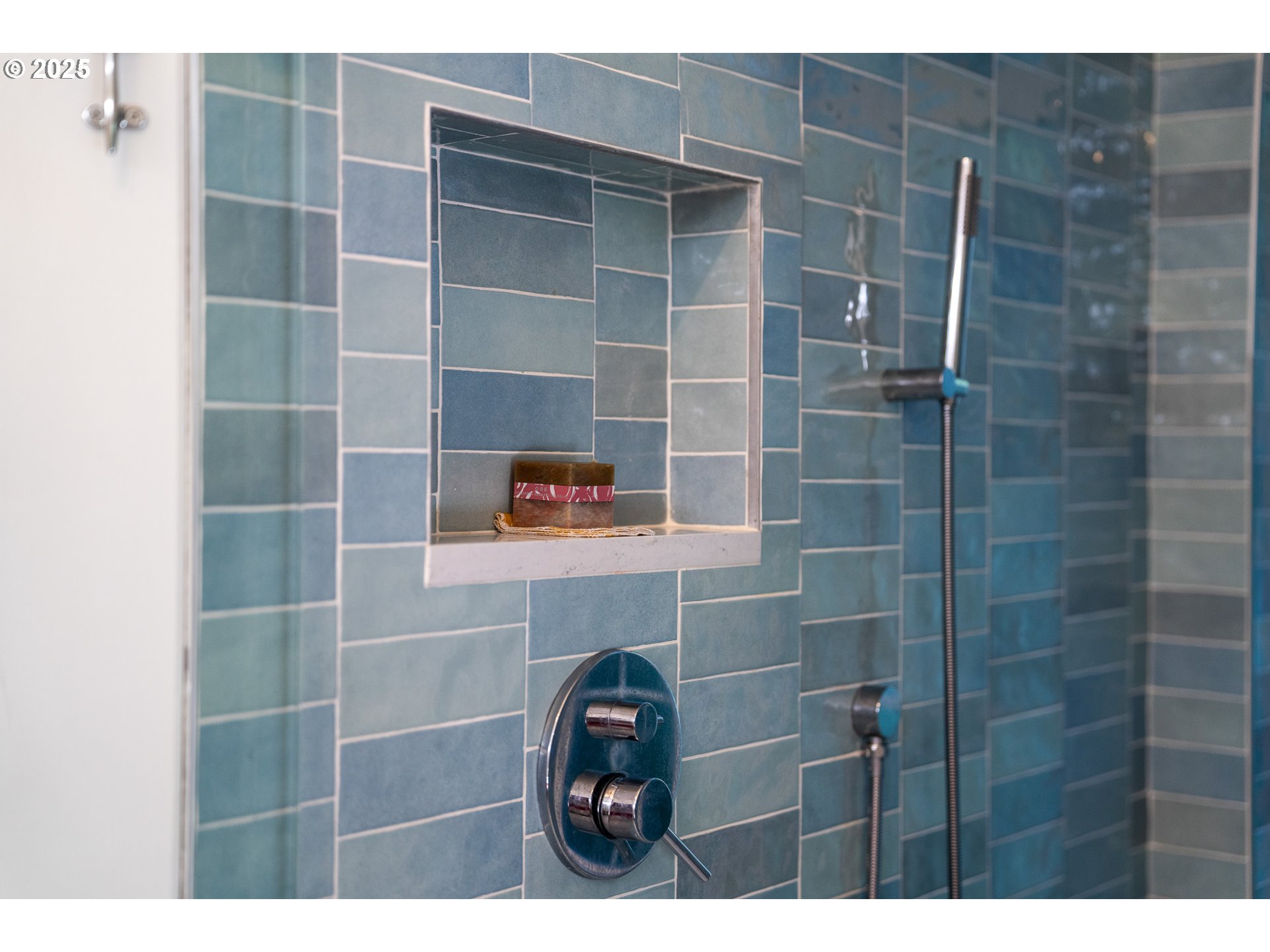 3308 Bayview Terrace Seaside, OR 97138 - Photo 21 of 48 a view of bathroom