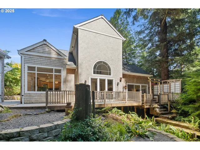 $989,000 | 3308 Bayview Terrace, Seaside, OR 97138