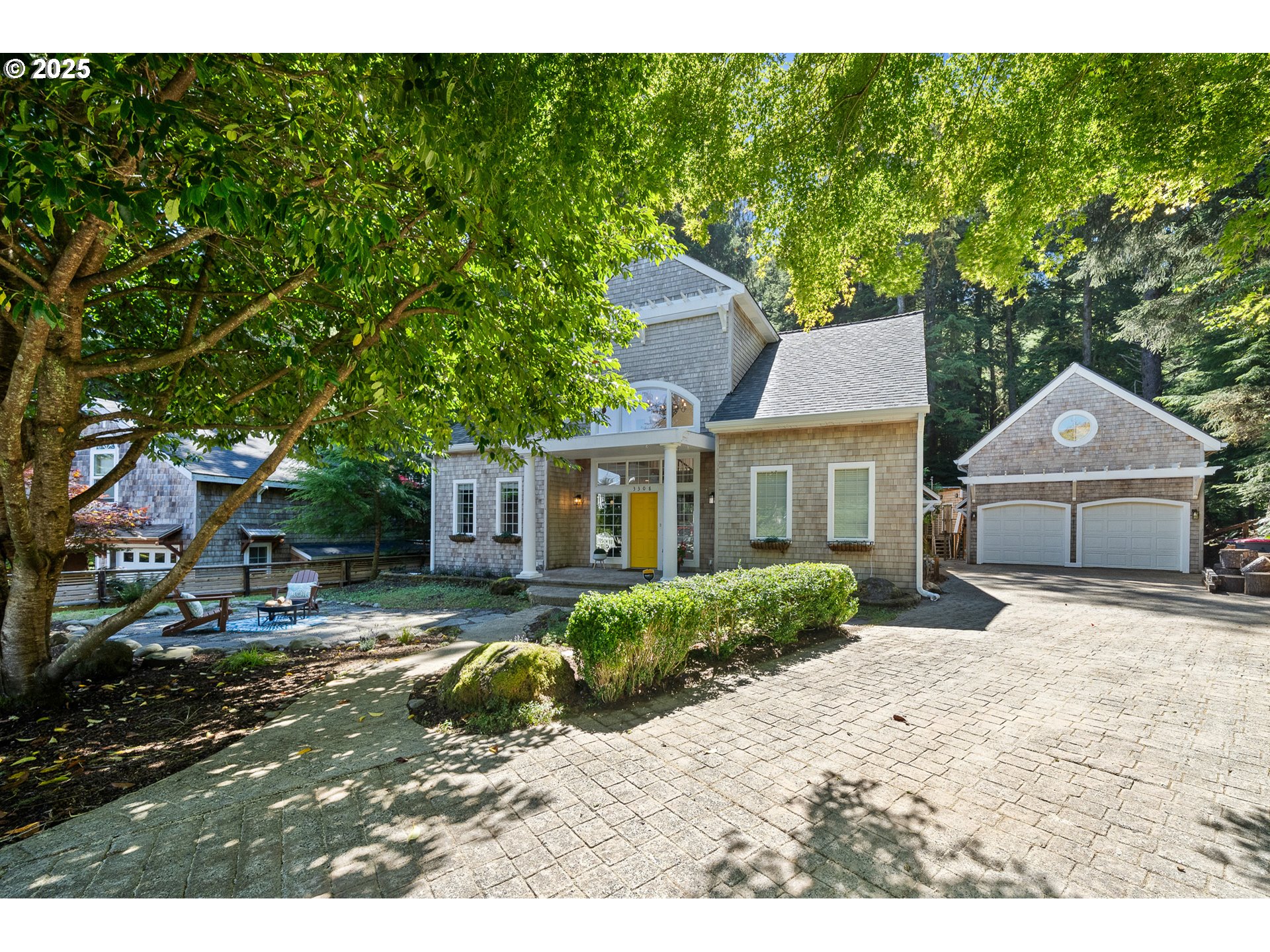3308 Bayview Terrace Seaside, OR 97138 - Photo 43 of 48 a view of a yard in front of house