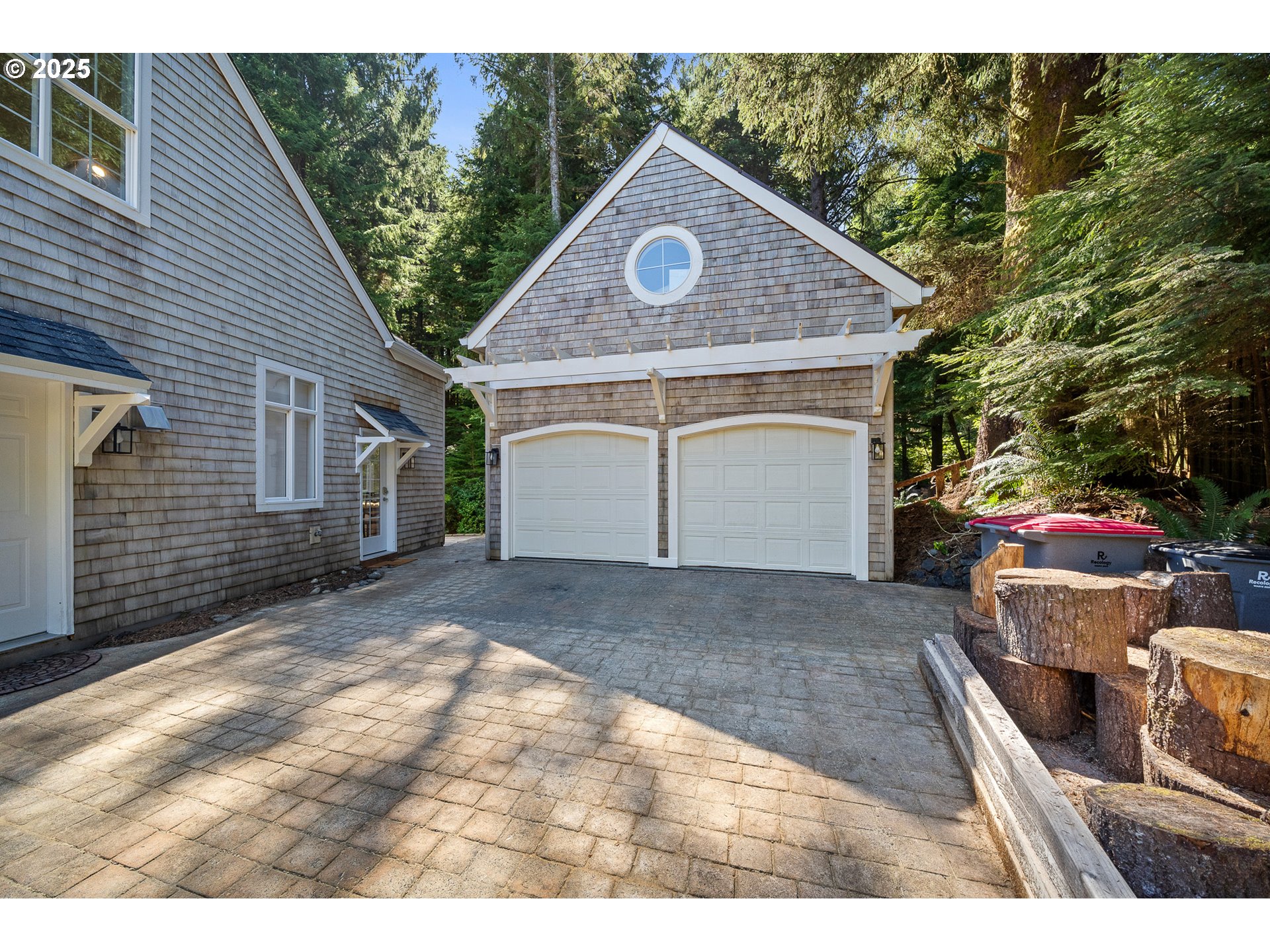 3308 Bayview Terrace Seaside, OR 97138 - Photo 45 of 48 a view of backyard of house