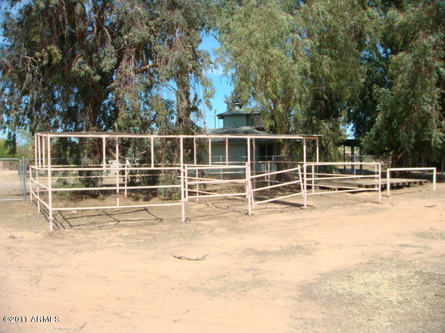 16627 East Frye Road Gilbert, AZ 85295 - Photo 12 of 13 horse corral