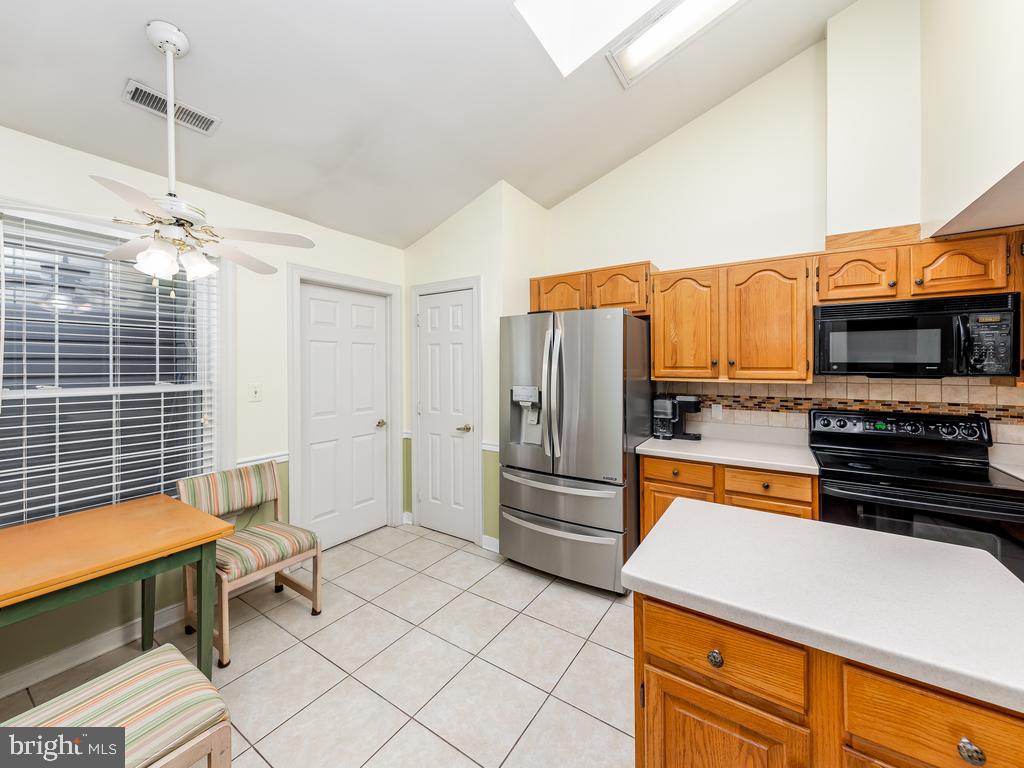 11244 Summerlake Boulevard Fredericksburg, VA 22407 - Photo 6 of 24