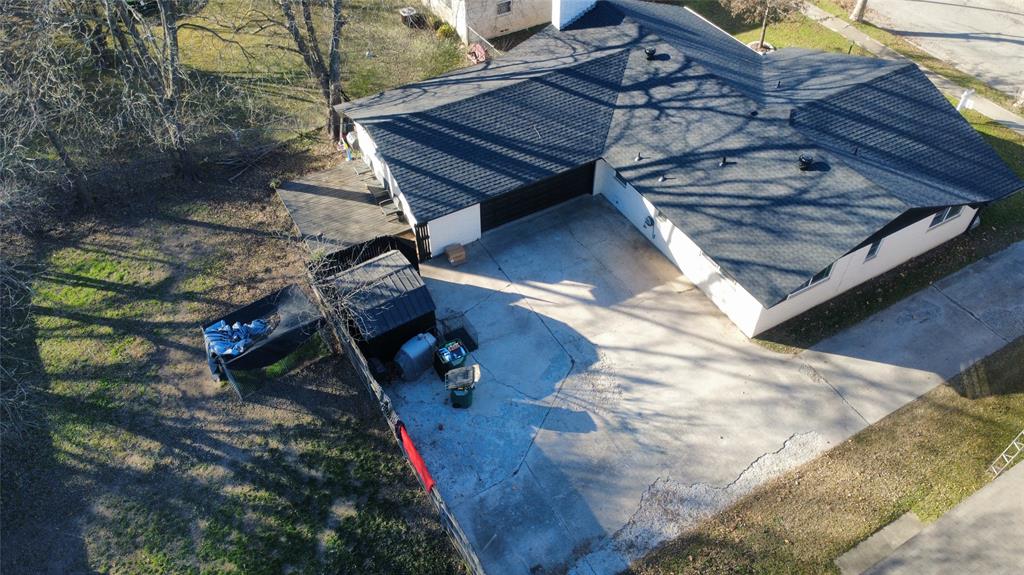 Aerial view of property and surrounding area
