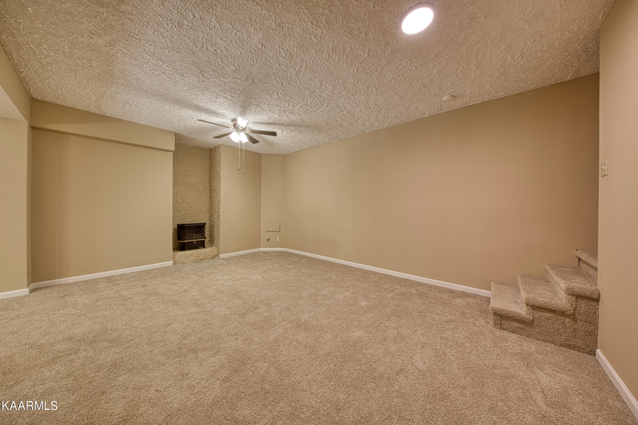 1859 Poplar Hill Road Knoxville, TN 37922 - Photo 14 of 39 a view of an empty room
