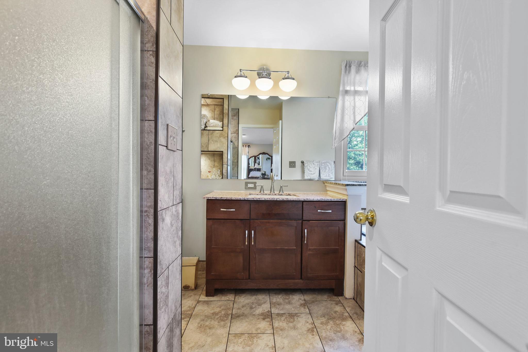131 Arrowhead Drive Burlington, NJ 08016 - Photo 23 of 30 Primary Bathroom