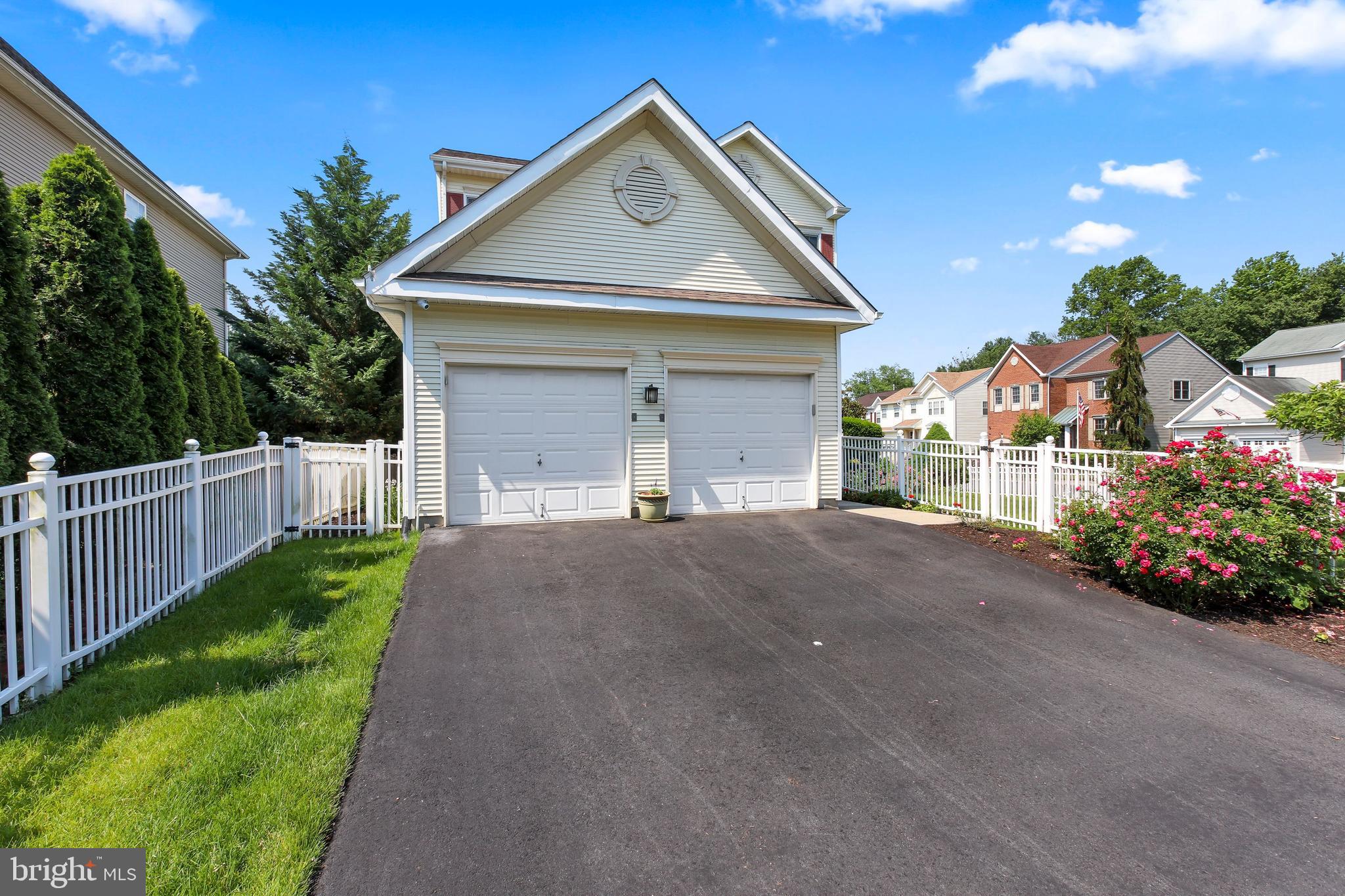 131 Arrowhead Drive Burlington, NJ 08016 - Photo 4 of 30 Front