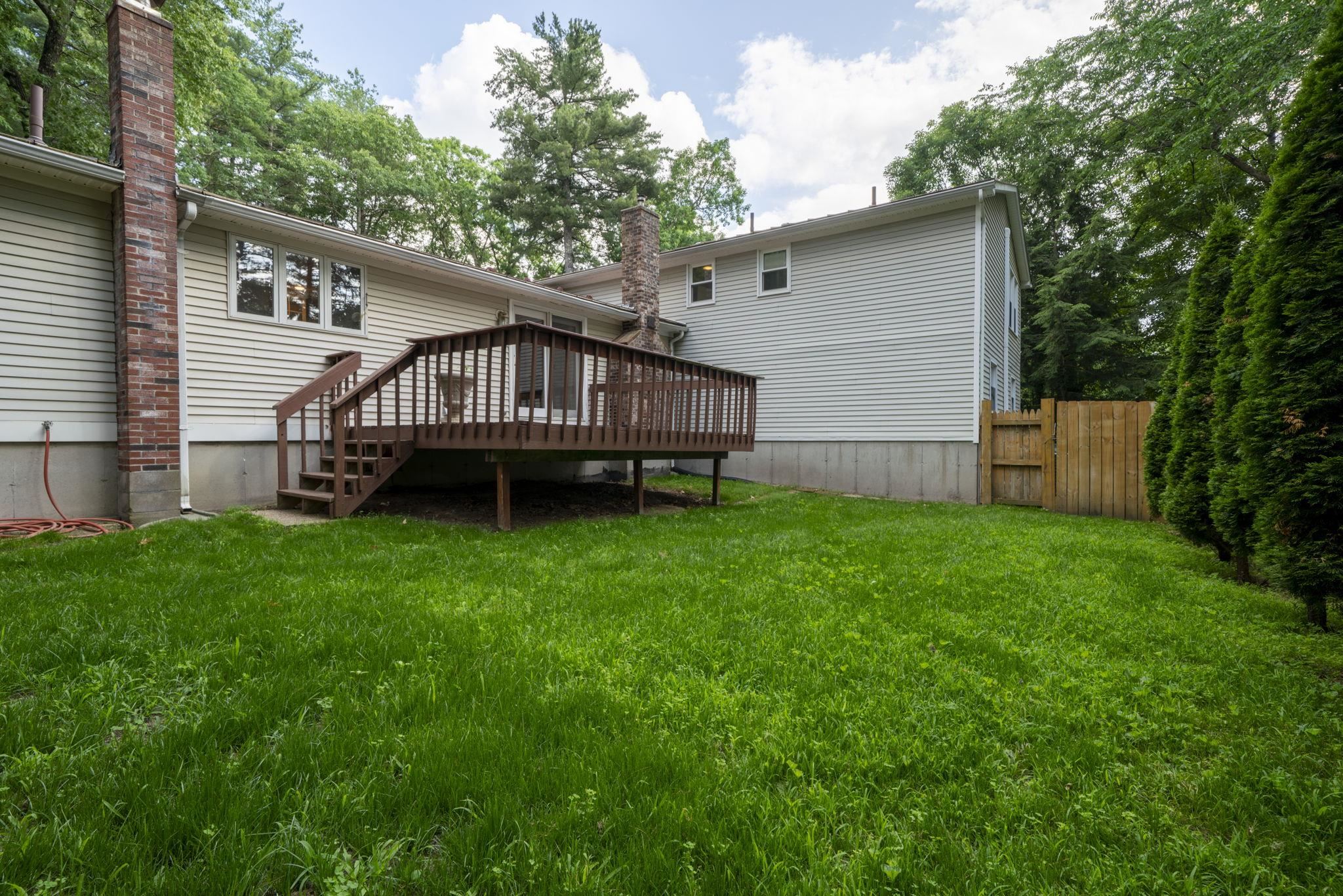 23 Mid. Dunstable Road Nashua, NH 03062 - Photo 43 of 48