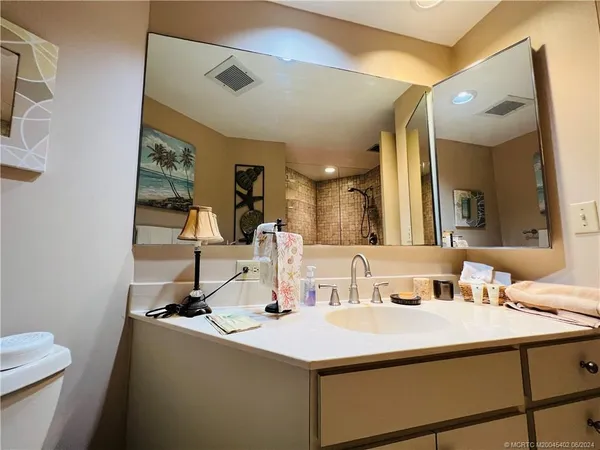 $2,600 | 221 Northeast Plantation Road, Unit 215, Stuart, FL 34996