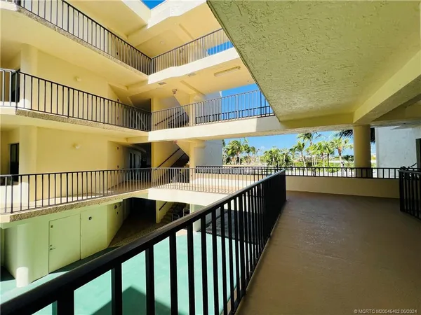 $2,600 | 221 Northeast Plantation Road, Unit 215, Stuart, FL 34996