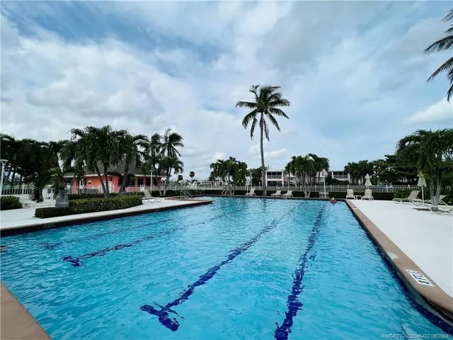 $2,600 | 221 Northeast Plantation Road, Unit 215, Stuart, FL 34996