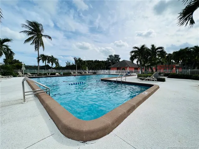 $2,600 | 221 Northeast Plantation Road, Unit 215, Stuart, FL 34996