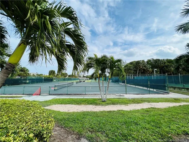 $2,600 | 221 Northeast Plantation Road, Unit 215, Stuart, FL 34996