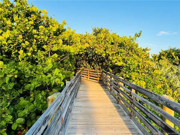 $2,600 | 221 Northeast Plantation Road, Unit 215, Stuart, FL 34996