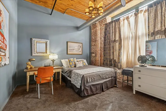 $399,000 | 3500 South Sangamon Street, Unit 109, Chicago, IL 60609