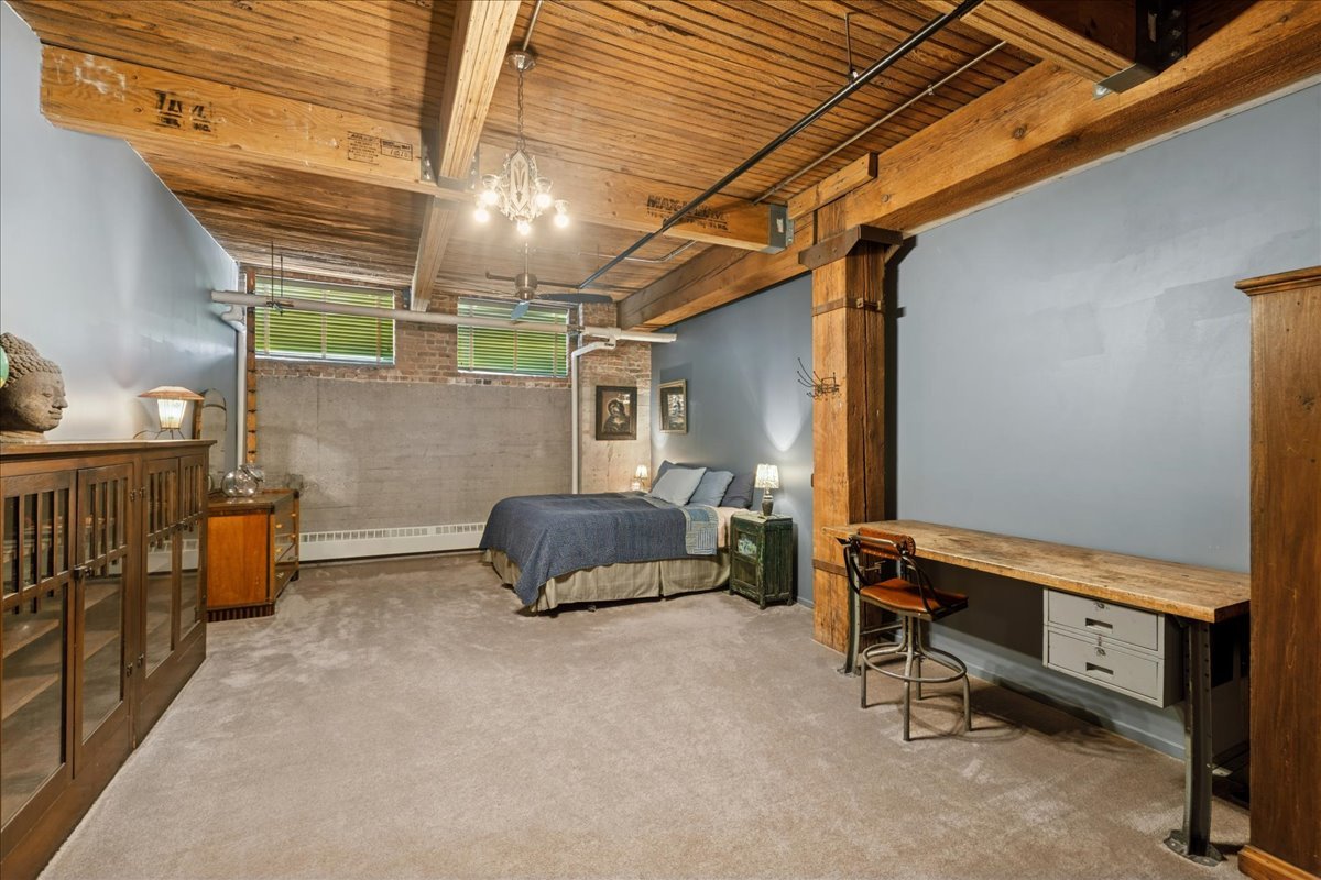 3500 South Sangamon Street, Unit 109 Chicago, IL 60609 - Photo 16 of 23 a view of a room with gym equipment