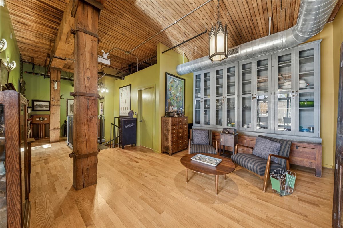 3500 South Sangamon Street, Unit 109 Chicago, IL 60609 - Photo 7 of 23 a view of a chairs and a table in the patio