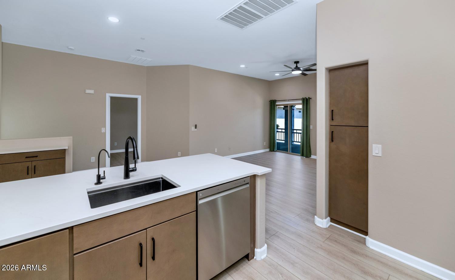 2150 West Alameda Road, Unit 2245 Phoenix, AZ 85085 - Photo 4 of 24 Kitchen