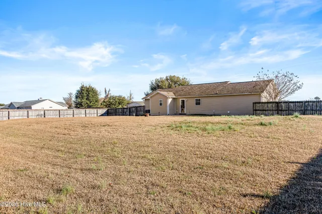 $1,600 | 107 Clint Mills Road, Maysville, NC 28555