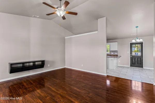 $1,600 | 107 Clint Mills Road, Maysville, NC 28555