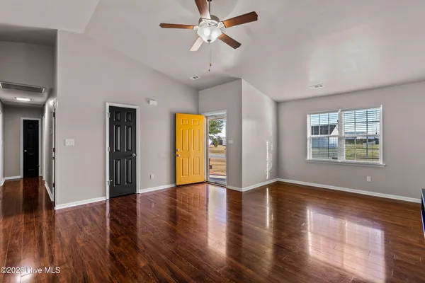 $1,600 | 107 Clint Mills Road, Maysville, NC 28555