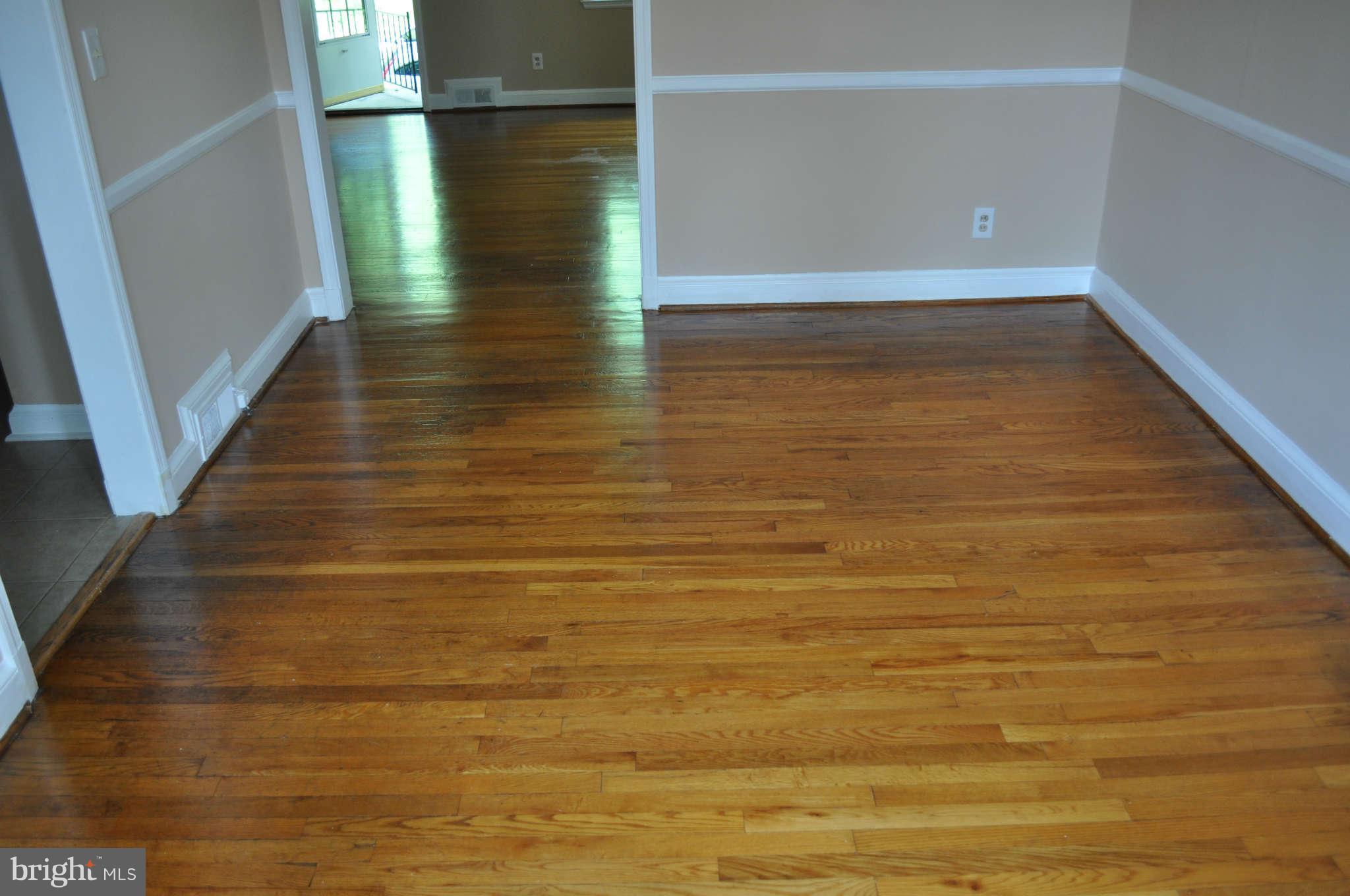 1633 Stonewood Road Baltimore, MD 21239 - Photo 4 of 20 Dining Room