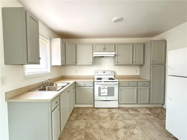 $1,500 | 415 West Edinburg Avenue, Unit 107, Elsa, TX 78543