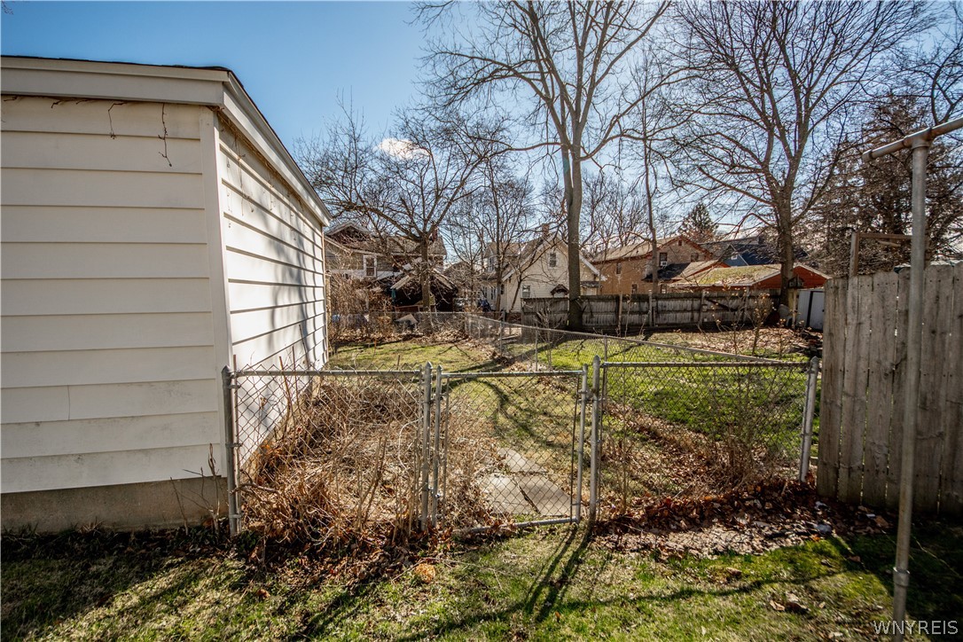 167 Lock Street Lockport, NY 14094 - Photo 8 of 45