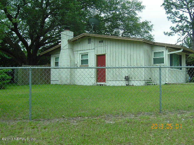 6884 Cinderella Road Jacksonville, FL 32210 - Photo 3 of 3 Side View on Cinderella