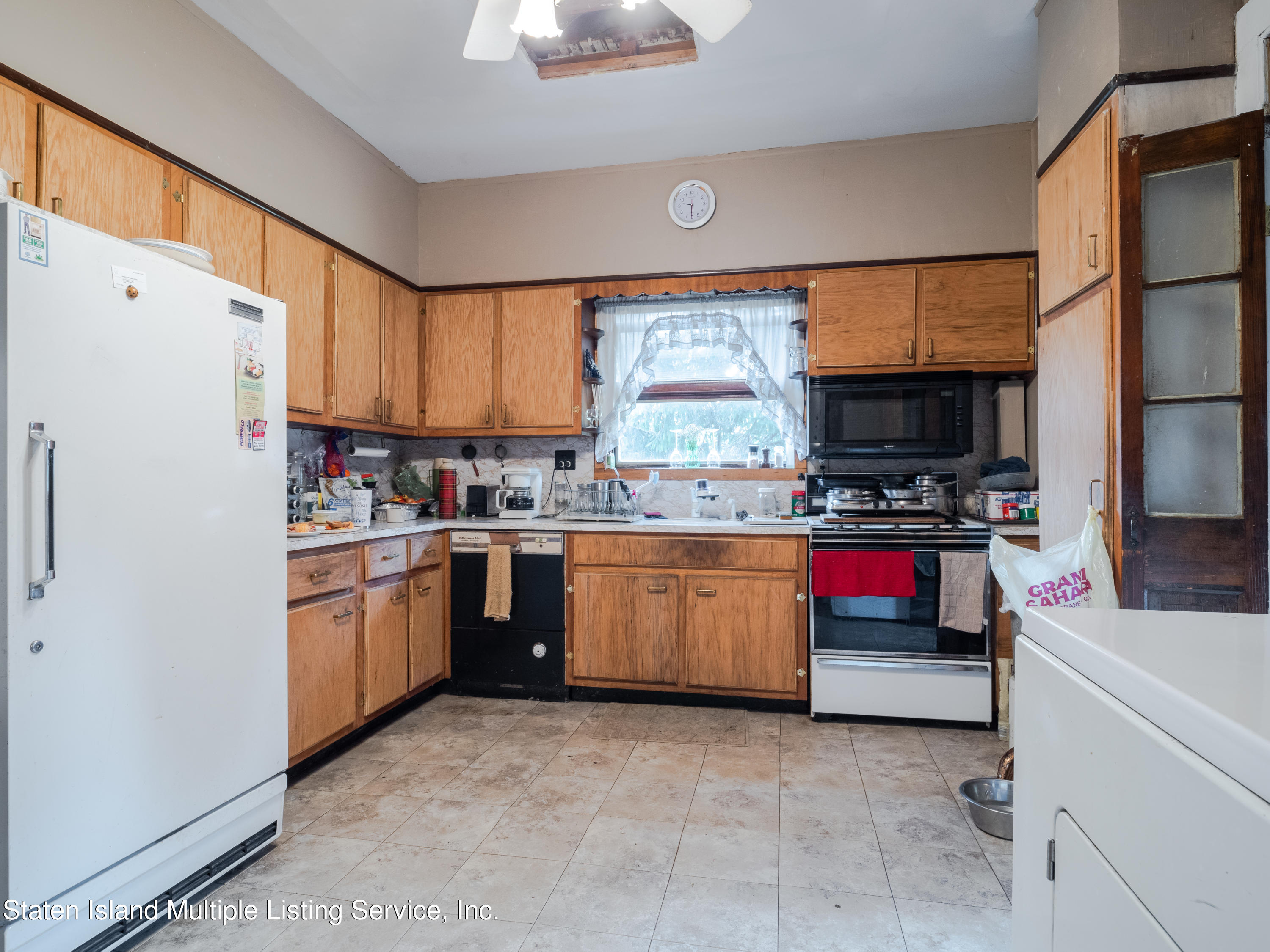 409 Clove Road Staten Island, NY 10310 - Photo 11 of 20 P1488661-HDR