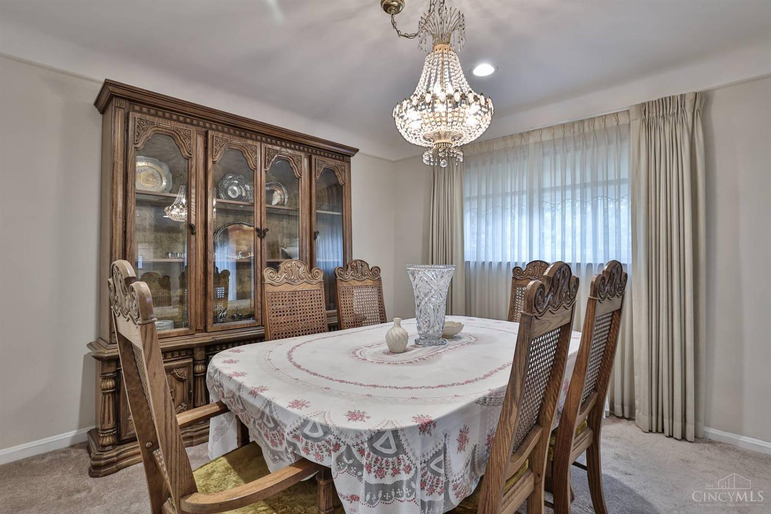 6507 Cliff Ridge Lane Cincinnati, OH 45213 - Photo 7 of 31 Gallery Image 7